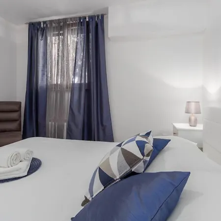 Luxury Three Bedrooms Silver Near Appartement Poreč