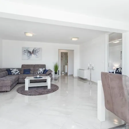 Luxury Three Bedrooms Silver Near Poreč