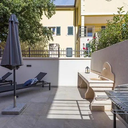 Luxury Three Bedrooms Silver Near Apartment