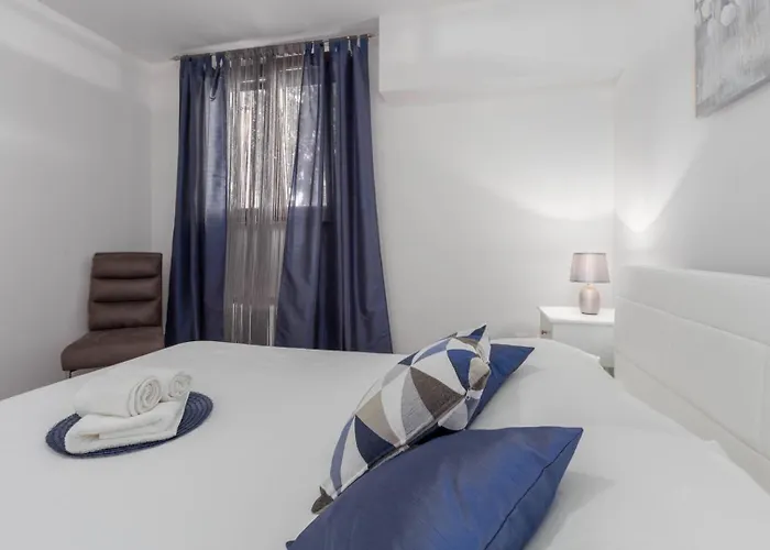 Luxury Three Bedrooms Silver Near Apartamento Poreč