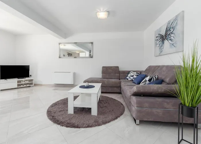 Apartamento Luxury Three Bedrooms Silver Near