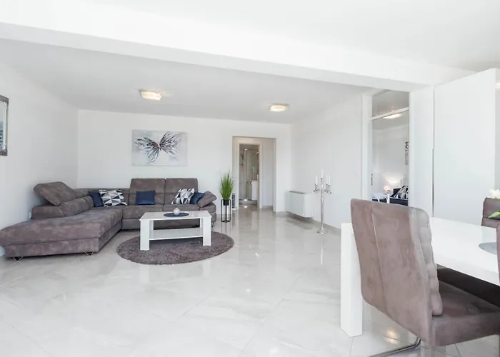 Luxury Three Bedrooms Silver Near Poreč
