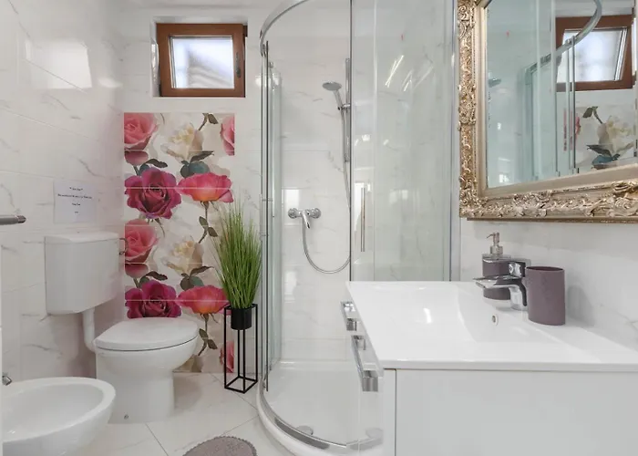 Luxury Three Bedrooms Silver Near Apartamento Poreč
