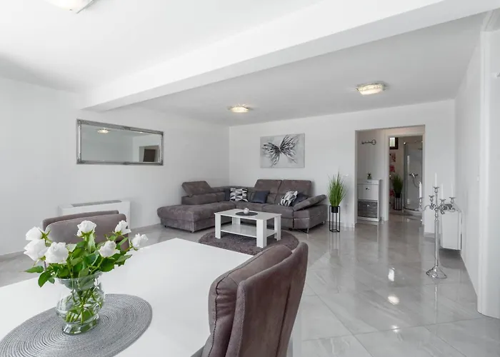 Apartamento Luxury Three Bedrooms Silver Near Poreč