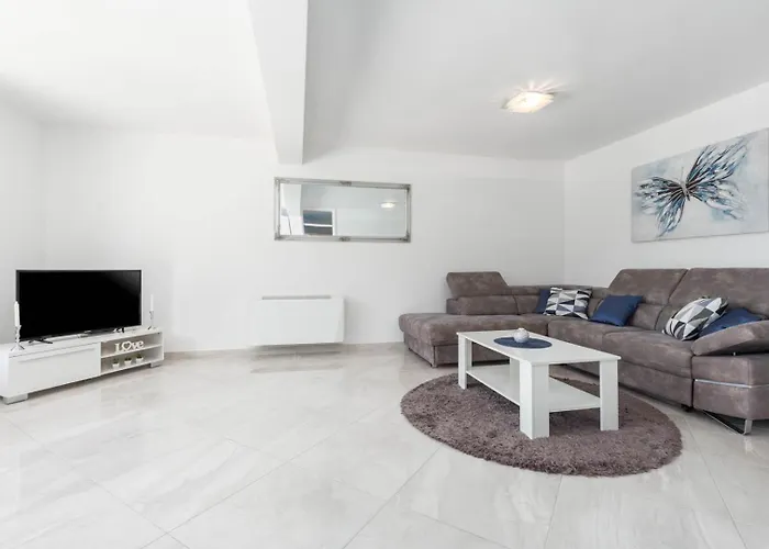 Apartamento Luxury Three Bedrooms Silver Near Poreč