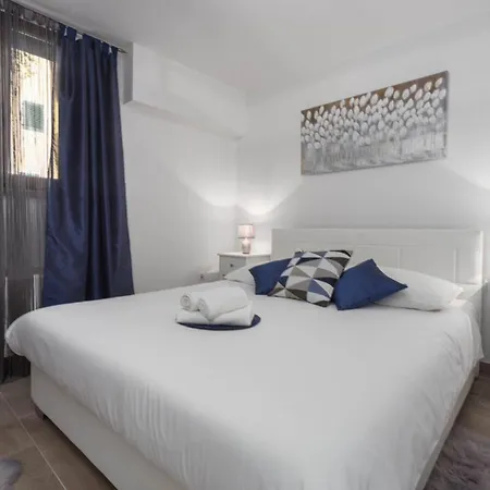 아파트 Luxury Three Bedrooms Silver Near